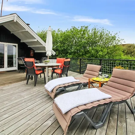 Vakantiehuis Kylli - 600m From The Sea By Interhome